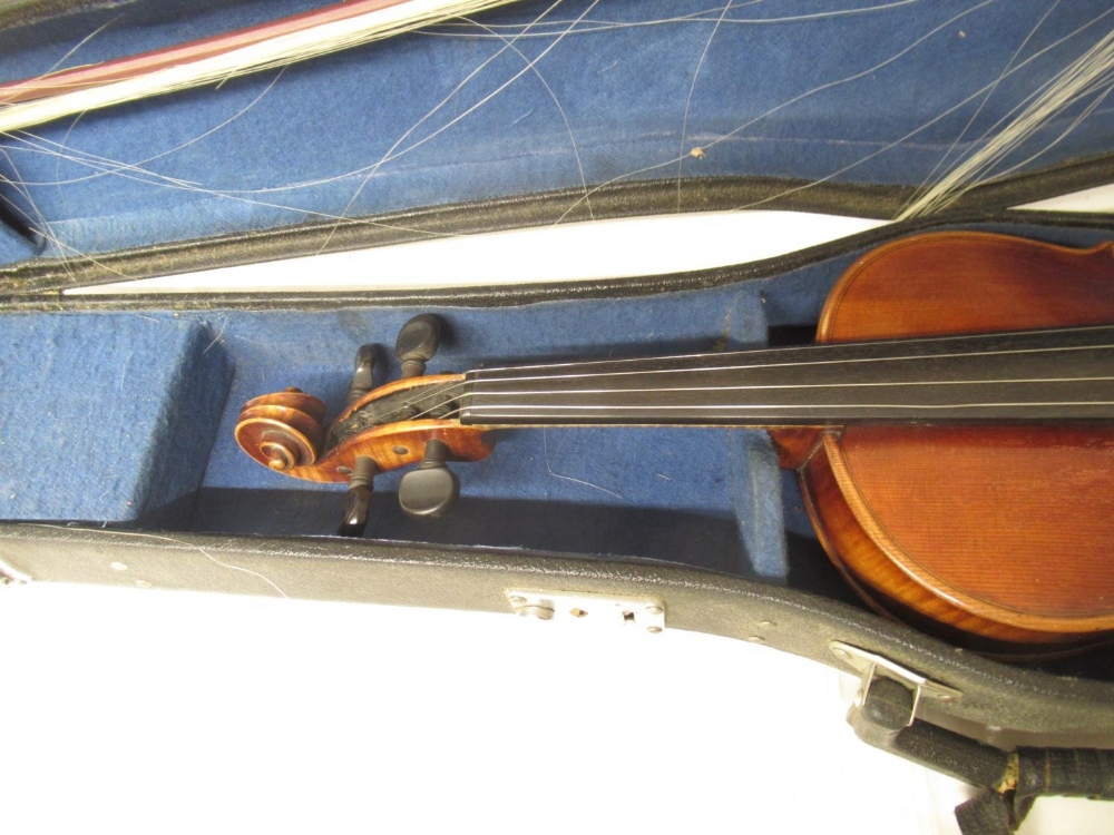 Unnamed Viola with Panpi fitted bridge and a brown carry bag (lacking bow in need of attention), and - Bild 11 aus 13