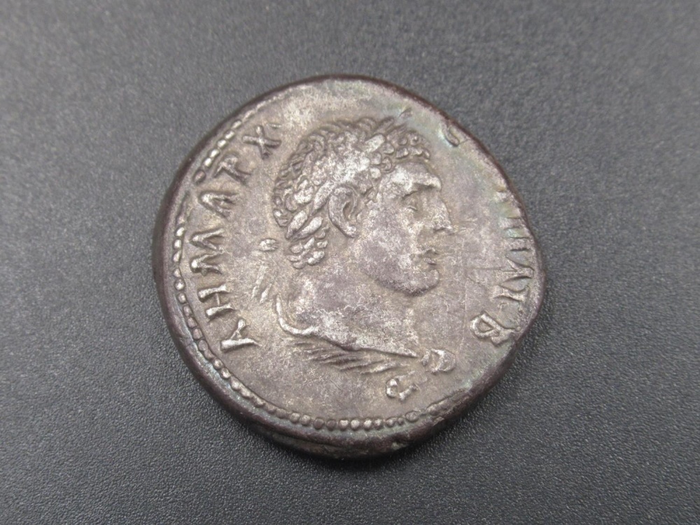 Trajan AD 98-117 AR Tetradrachm, obv. laureate head of Trajan right set on Eagle, rev. laureate bust - Bild 2 aus 2