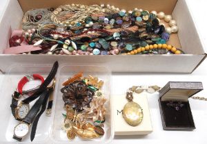 Quantity of costume jewellery incl, statement necklaces, watches, brooches, cuff links, beaded