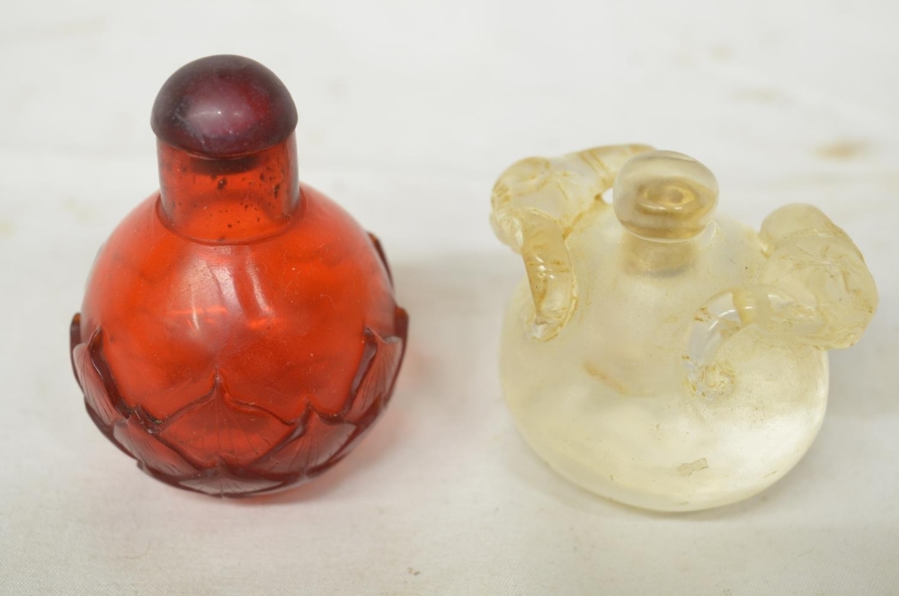 WITHDRAWN Five antique Chinese Opium flasks, one without lid to include an attractive carved example - Image 6 of 6
