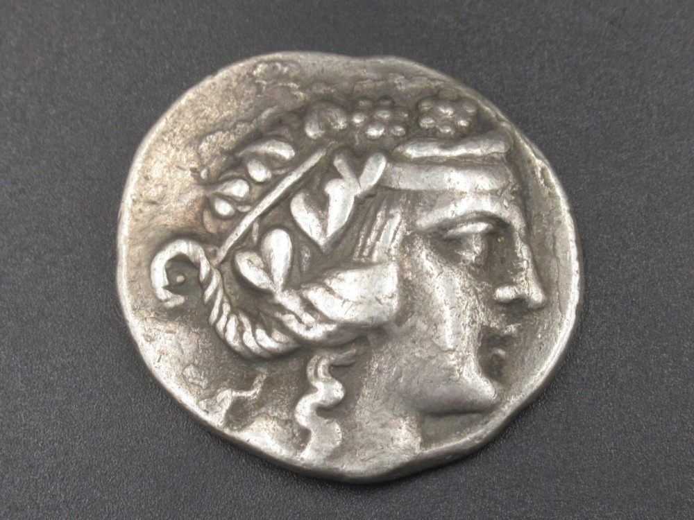 Island of Thrace, Thasos Tetradrachm, obv. wreathed head of Dionysus facing right, rev. Herakles - Image 2 of 2