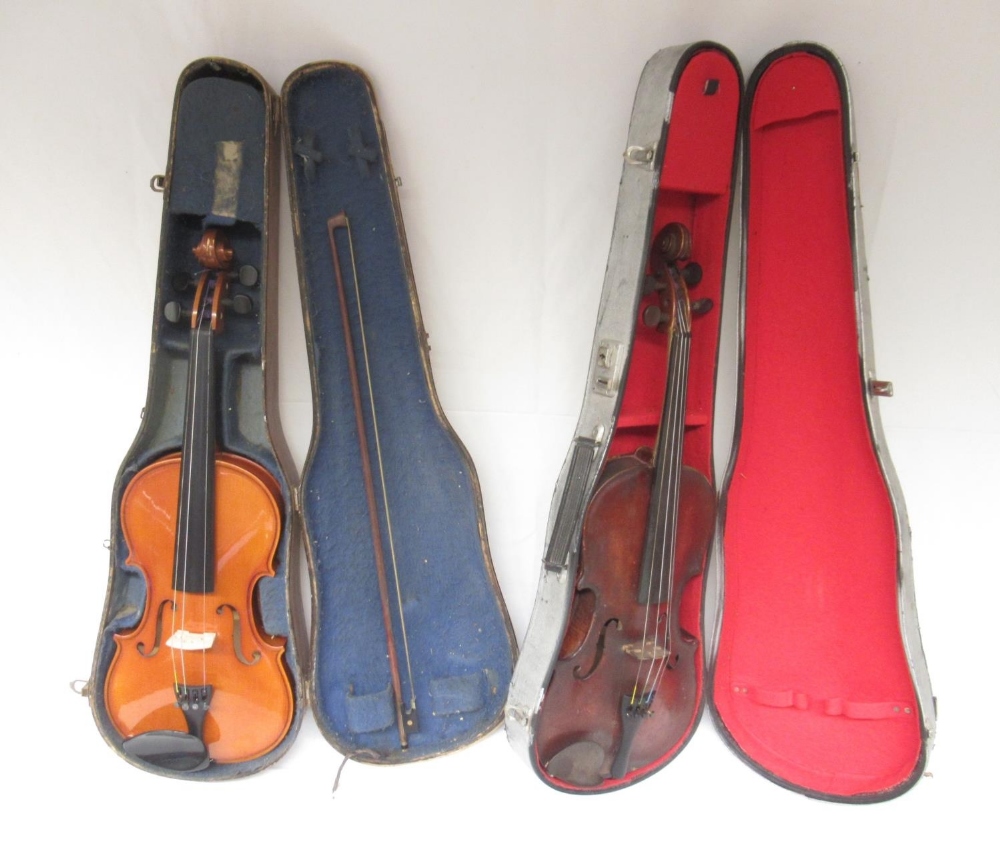 Andreas Teller Romanian for Stentor Music Co. Ltd violin with bow in wood carry case, lacking 1