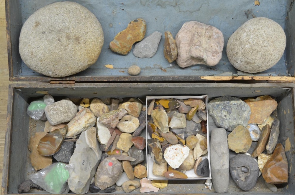 Large collection of neolithic stone and flint tools, sling shot pebbles and minerals (Victor Brox - Image 2 of 5