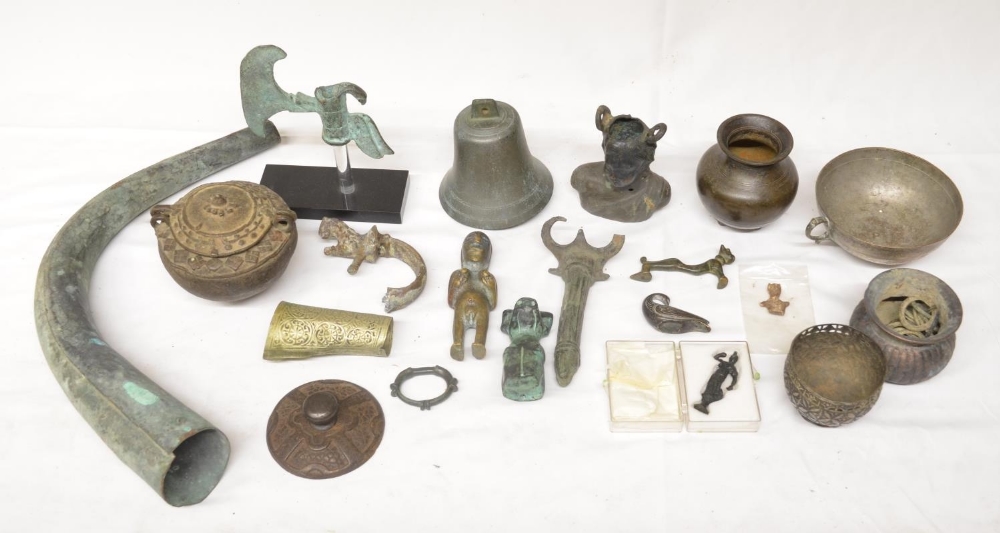 Collection of ancient metalware to include Roman, Islamic and other items including small figures,