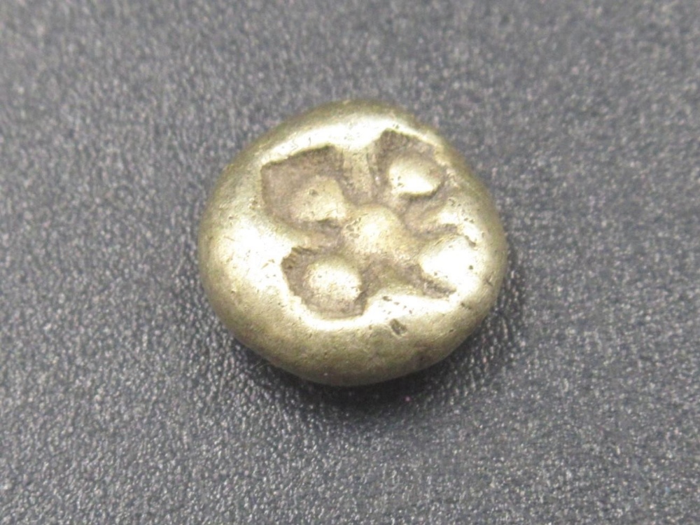 Lydia Electrum (white gold) 1/6 stater & 2 Celtic Durotriges Electrum (white gold) quarter - Image 4 of 7
