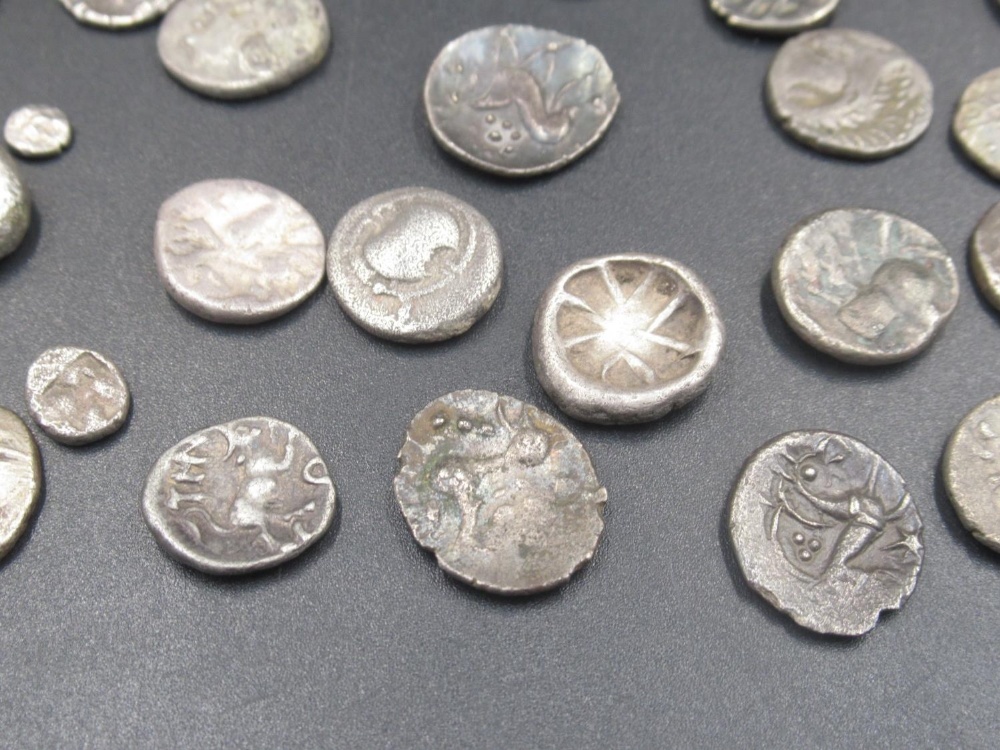 Collection of Ancient small coins to inc. siglos, staters, etc. (42) (Victor Brox collection) - Image 9 of 9