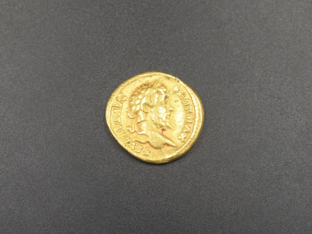 Septimus Severus AD201 gold Aureus (6.6g) (Victor Brox collection) - Image 2 of 2