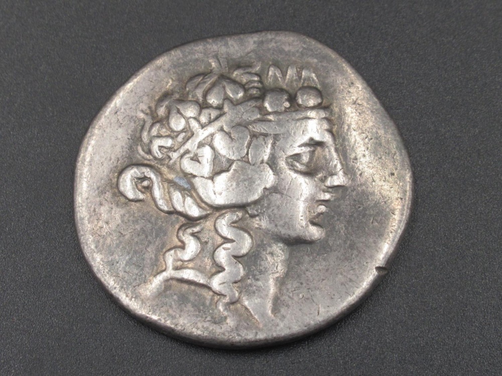 Island of Thrace, Thasos Tetradrachm, obv. wreathed head of Dionysus facing right, rev. Herakles - Image 2 of 2