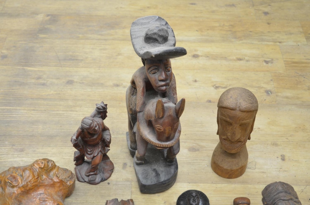 Mixed collection of carved wood figures and decorative objects, (Victor Brox collection) - Image 3 of 4