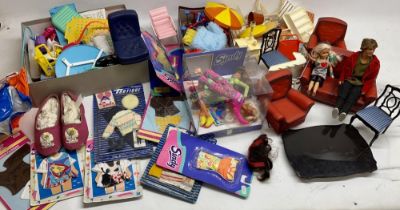 Collection of Sindy boxed as new clothing including Boutique 43012, Mix n' match fashion etc. and