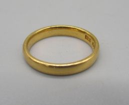 22ct yellow gold wedding band, stamped 22, size I, 3.1g