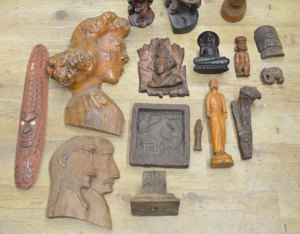 Mixed collection of carved wood figures and decorative objects, (Victor Brox collection) - Image 2 of 4