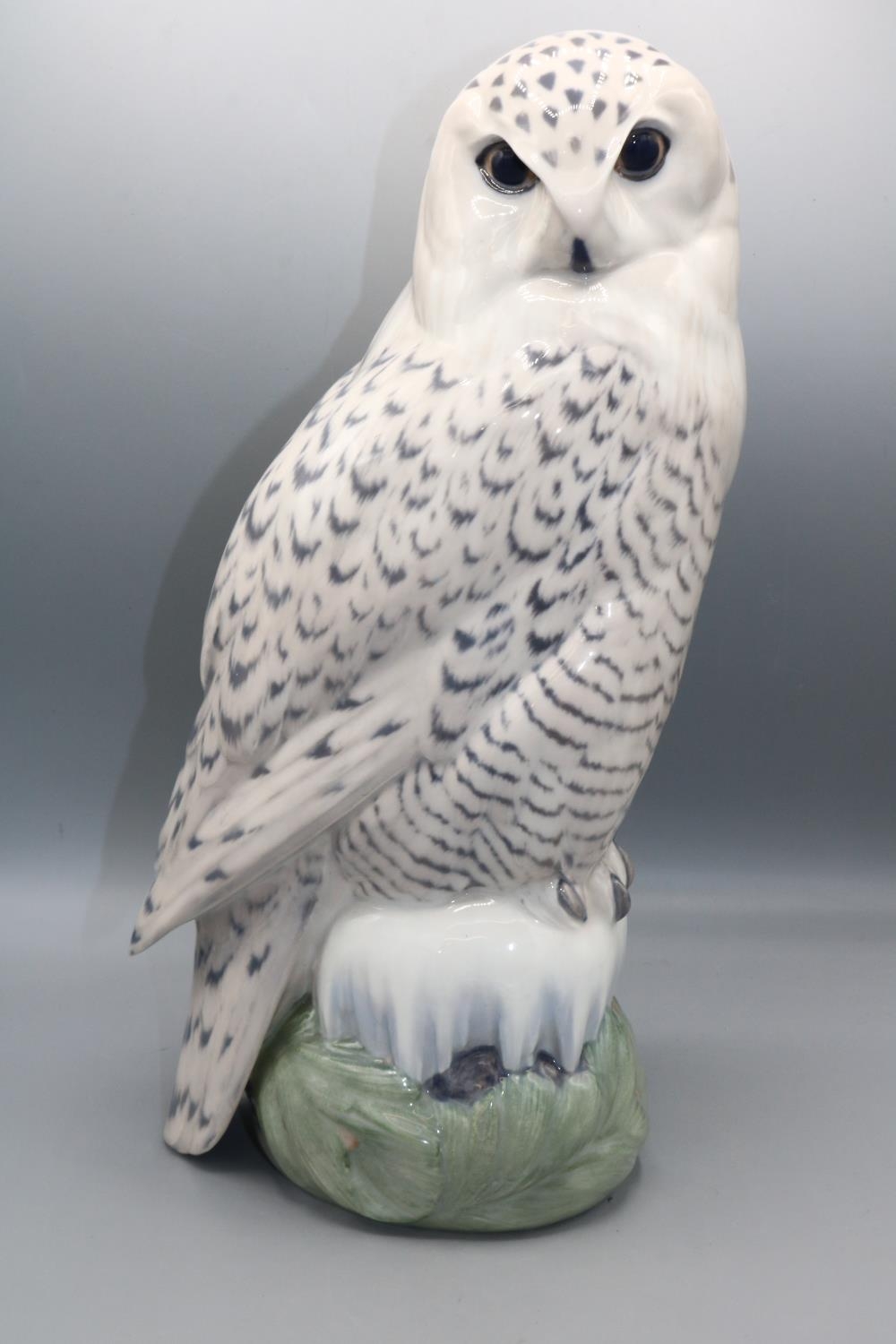 Large Royal Copenhagen figure of a Snowy Owl, numbered 1829, H40cm