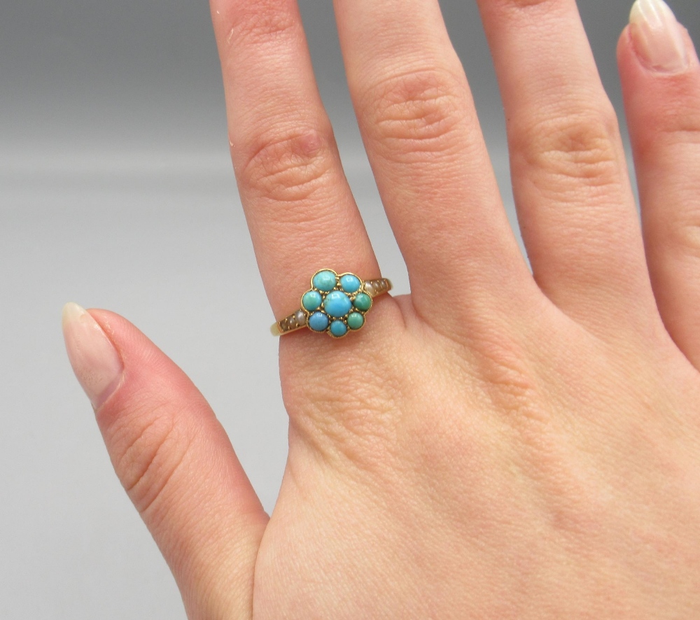 Victorian yellow metal cluster ring with turquoise and seed pearls, unmarked, size N1/2, 2.6g - Image 2 of 2