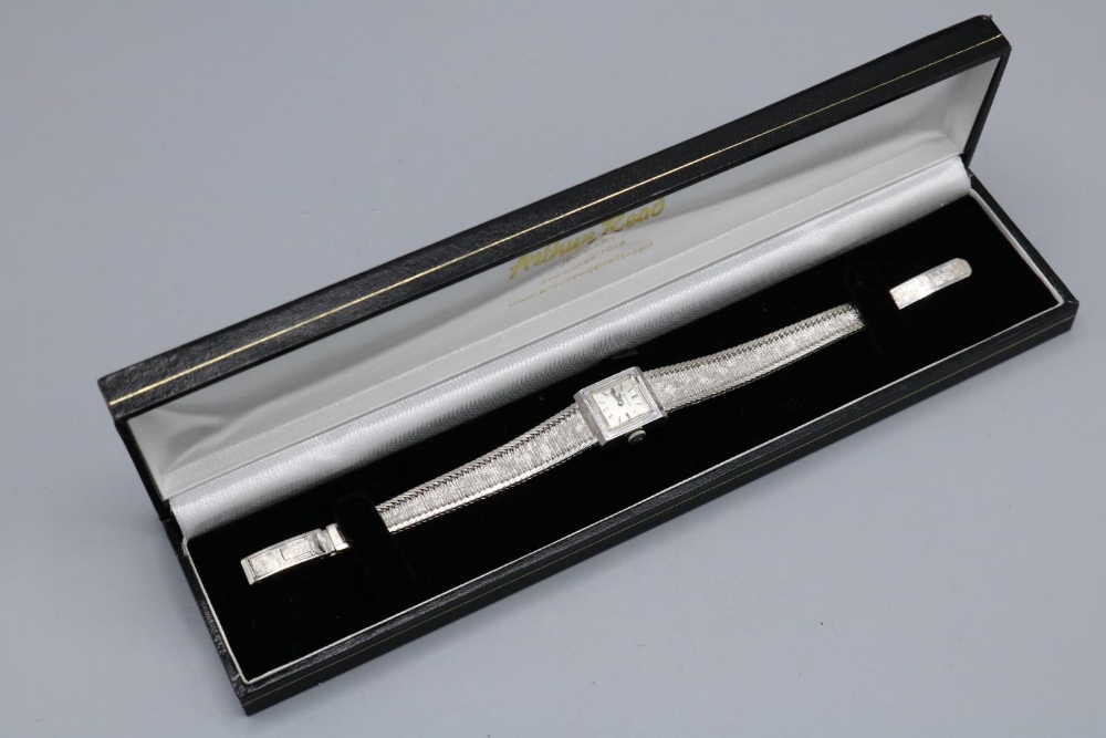 Ladies Berios 18ct white gold wristwatch on integrated polished and engraved bracelet, hallmarked - Image 2 of 2