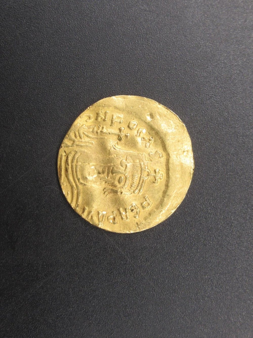 Byzantine - Phocas (602-610) gold solidus (4.0g) (Victor Brox collection) - Image 2 of 2