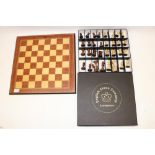 Contemporary Staunton style chess pieces by The English Chess Company, king H8cm, with board,