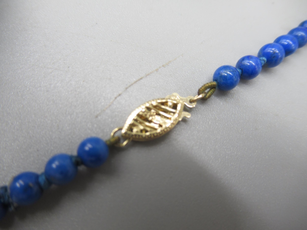 Lapis lazuli and pearl beaded necklace with 14ct yellow gold clasp, stamped 14k, L41cm, a pair of - Image 7 of 9
