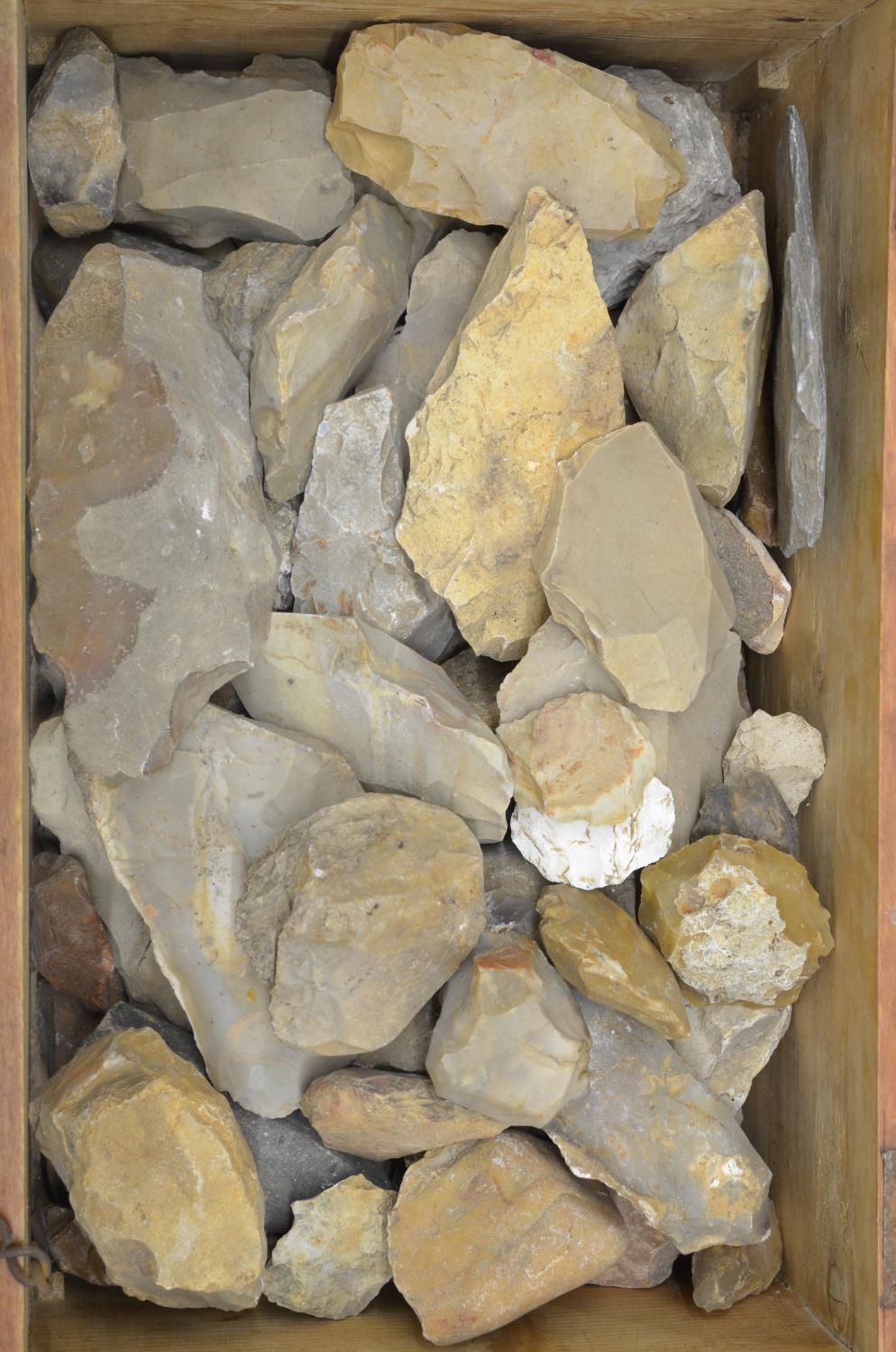 Large collection of neolithic stone and flint tools, sling shot pebbles and minerals (Victor Brox - Image 5 of 5