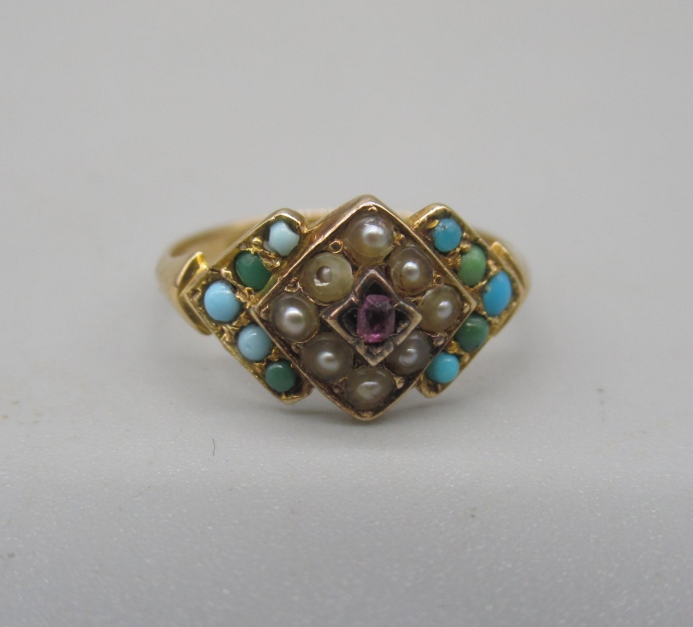 Victorian 15ct yellow gold turquoise and seed pearl ring set with central ruby, stamped 15, 2.0g - Image 5 of 9