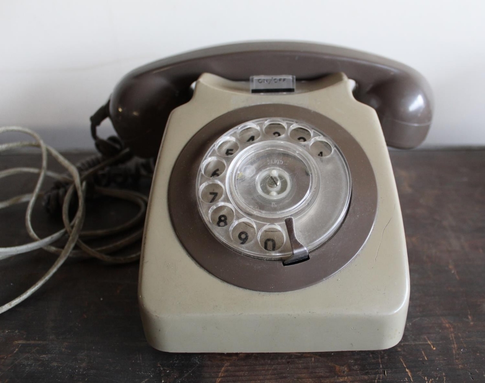 Pair of vintage GPO telephones, circa 1970s/1980s. Ivory and brown/grey colour. Complete with wiring - Image 2 of 5