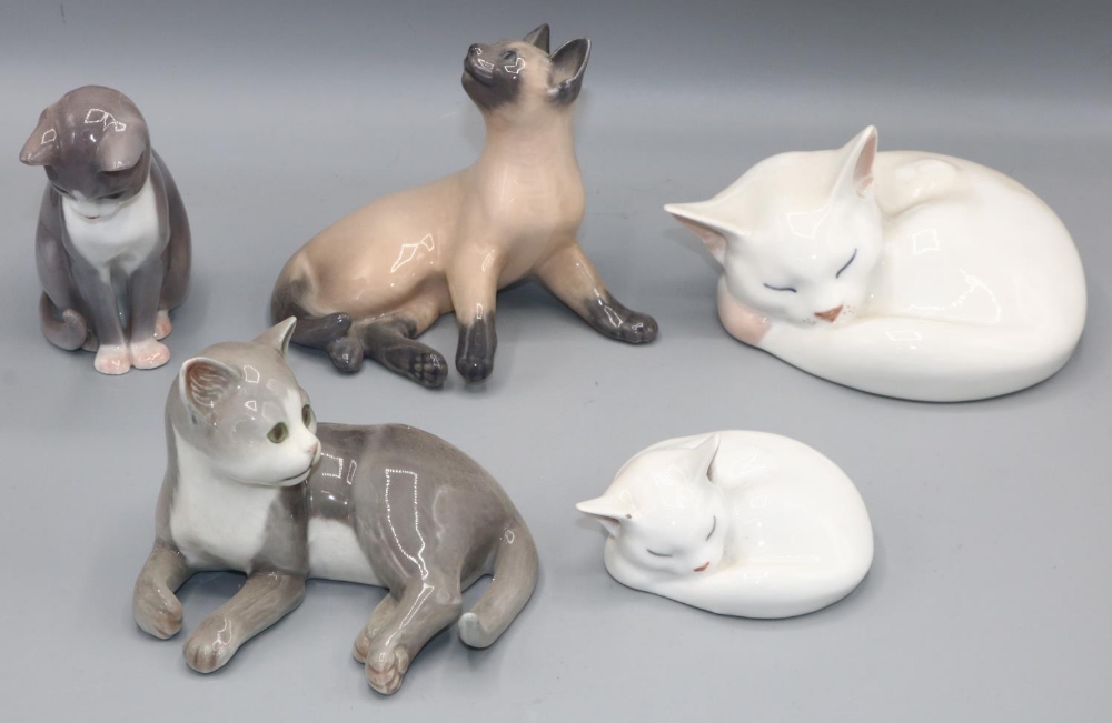 Collection of Royal Copenhagen figures of cats, max. H11cm (5)