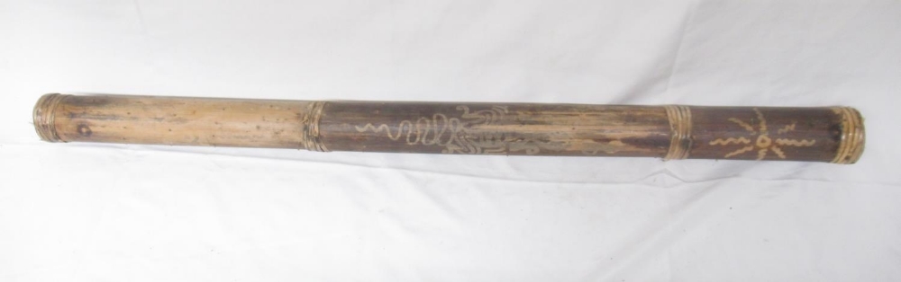 Carved didgeridoo with images of Kangaroo, Snakes, etc. carved wood 4-string instrument lacking 2 - Bild 7 aus 14