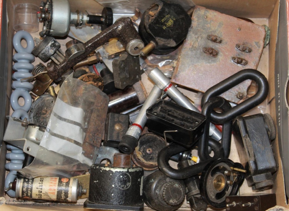 A large collection of vintage and contemporary electrical components for various radios and other - Image 4 of 6
