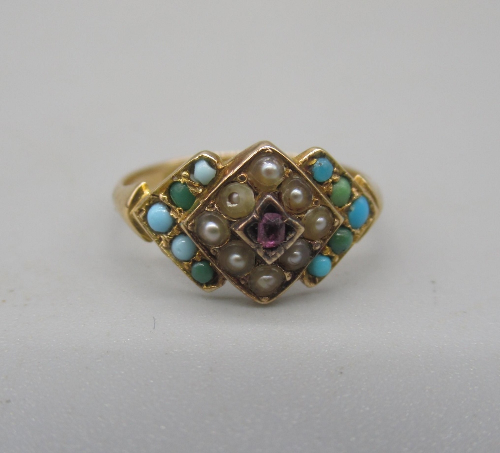 Victorian 15ct yellow gold turquoise and seed pearl ring set with central ruby, stamped 15, 2.0g - Image 4 of 9