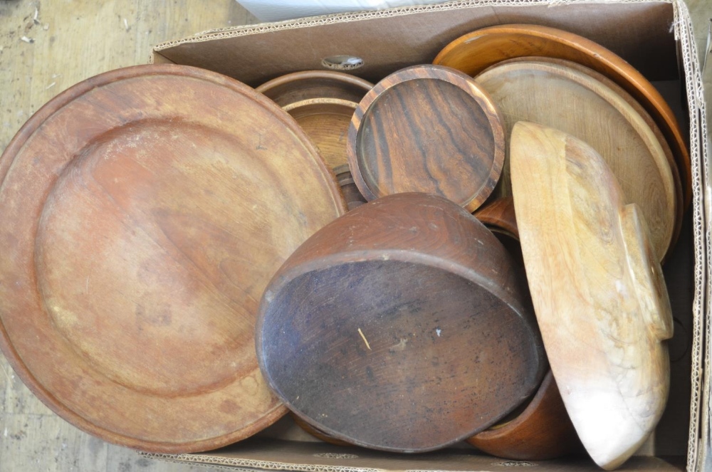 A large collection of carved wooden items from across Africa, including turned plates and bowls, - Image 5 of 7