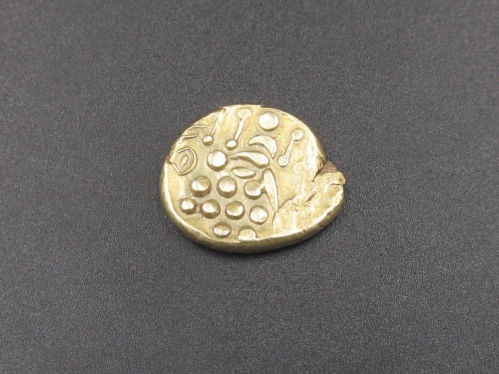 British Celtic Westerham type gold stater (6.2g)(Victor Brox collection (Victor Brox collection) - Image 2 of 2