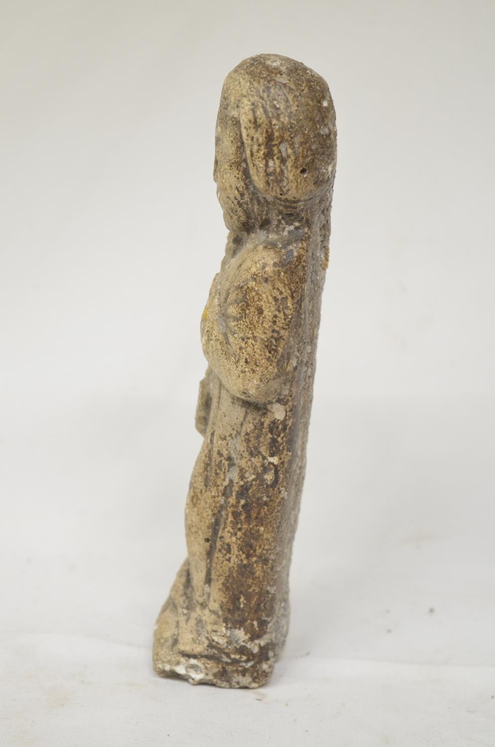 Stone carved Romanesque saintly figure, circa 11th-12th century. H19cm (Victor Brox collection) - Bild 2 aus 5