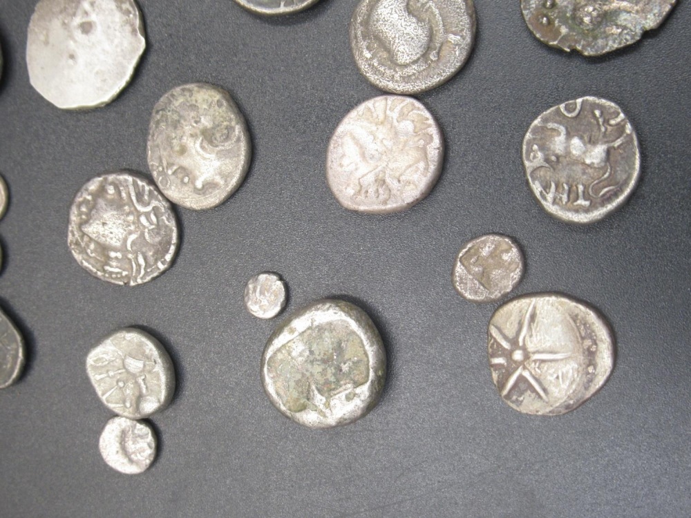 Collection of Ancient small coins to inc. siglos, staters, etc. (42) (Victor Brox collection) - Image 3 of 9