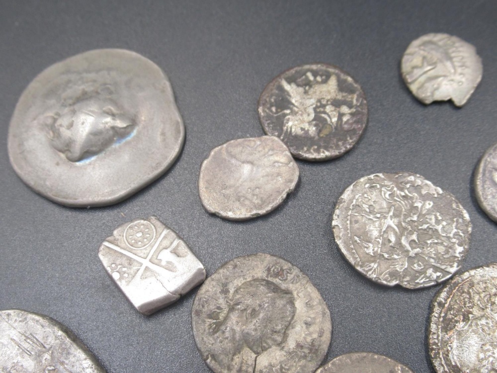 Assorted collection of Ancient coins to inc. stater, drachm, etc. all in various conditions (31 - Image 2 of 7