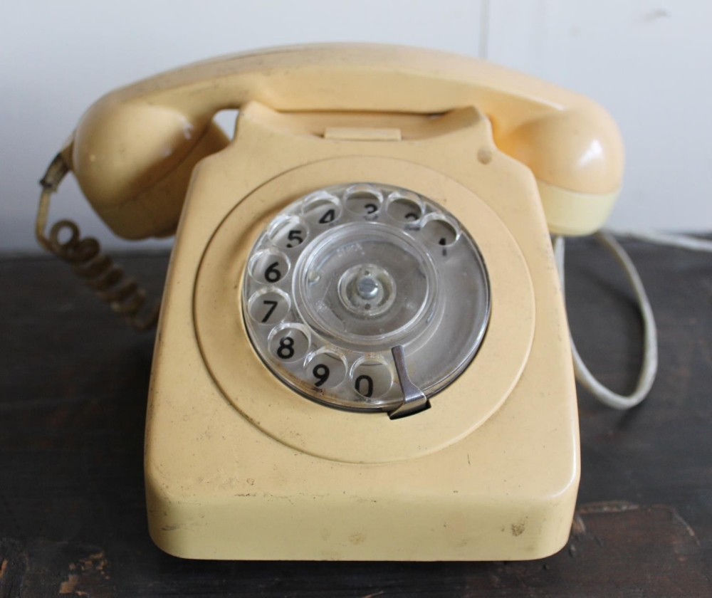 Pair of vintage GPO telephones, circa 1970s/1980s. Ivory and brown/grey colour. Complete with wiring - Image 3 of 5
