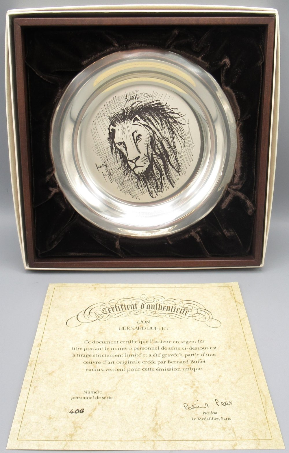 Bernard Buffet sterling silver Lion plate, stamped 925, C.1976, boxed with certificate, D20cm, 6. - Bild 2 aus 3