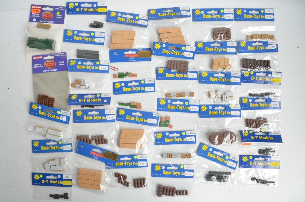 Large collection of mostly OO gauge railway scenic accessories from Hornby, Scenix, B-T, Gilbow - Image 8 of 9