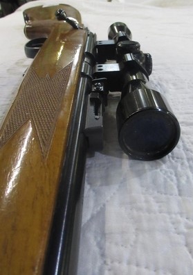 Krico .22 cal LR bolt action rifle, made in Germany with own magazine, Micro-Trac weaver - Bild 2 aus 3