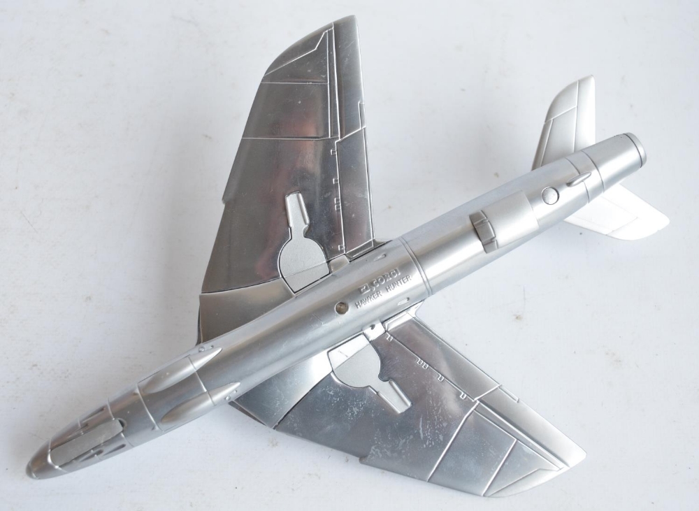 Corgi Aviation Archive 1/144 scale AA39404 Vickers Valiant B(PR)MkI (limited edition 209/1000, model - Image 9 of 9