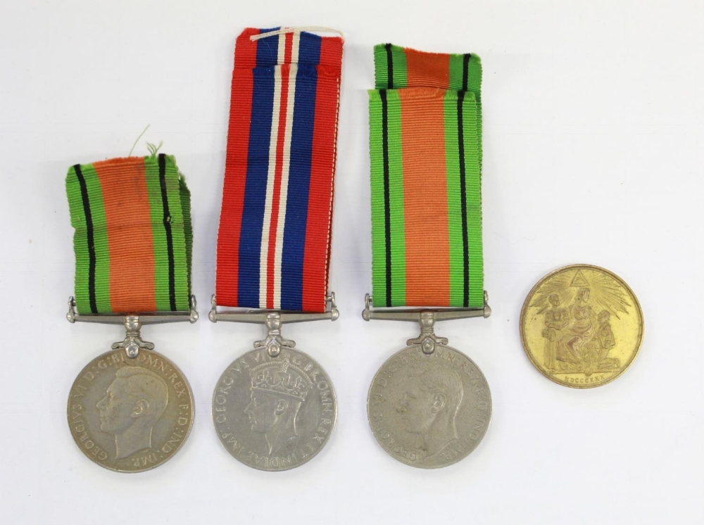 WWII Defence medal x2. 1939-45 War Medal. Masonic coin. Unknown Recipients.