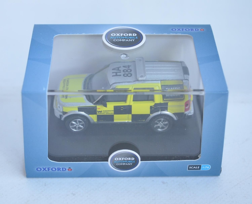 Two boxes containing 96x 1/76 scale (OO gauge) Oxford Diecast Highways Agency Land Rover Discovery - Image 2 of 3