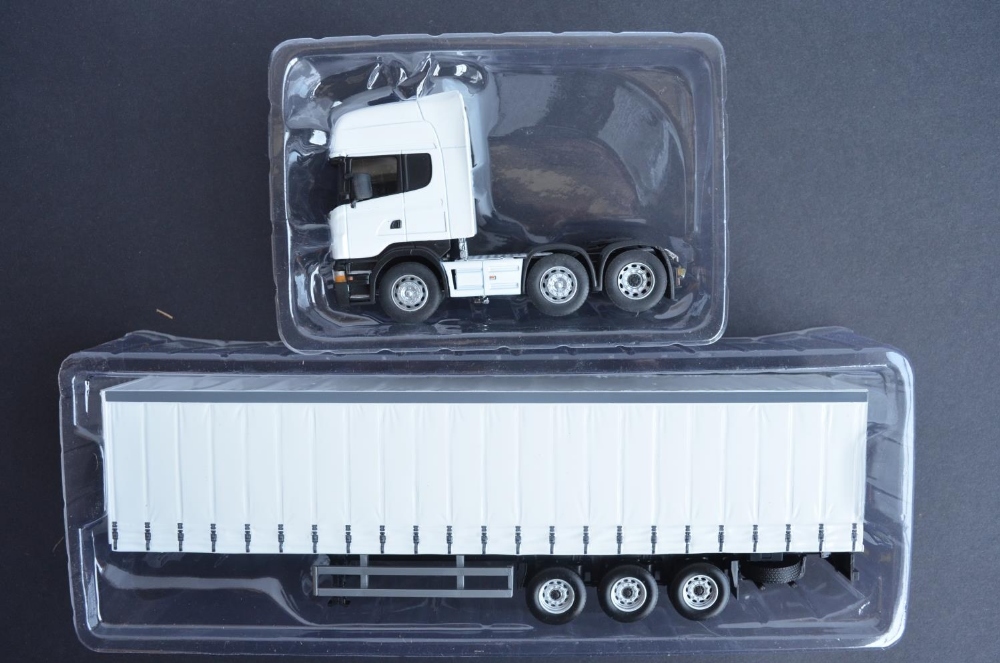 Collection of 1/50 scale diecast truck and trailer models to include Corgi CC14033 Volvo FH (face - Bild 6 aus 7