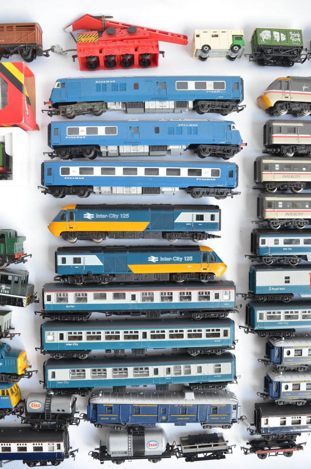 Collection of previously run OO gauge railway locomotives, coaches, goods wagons etc., mostly Hornby - Image 3 of 9