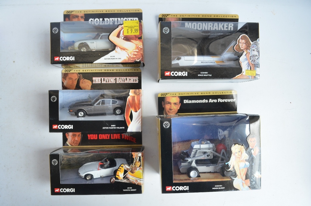 Collection of James Bond themed diecast model vehicles from Corgi to include 2x 04801 The Living - Image 2 of 6
