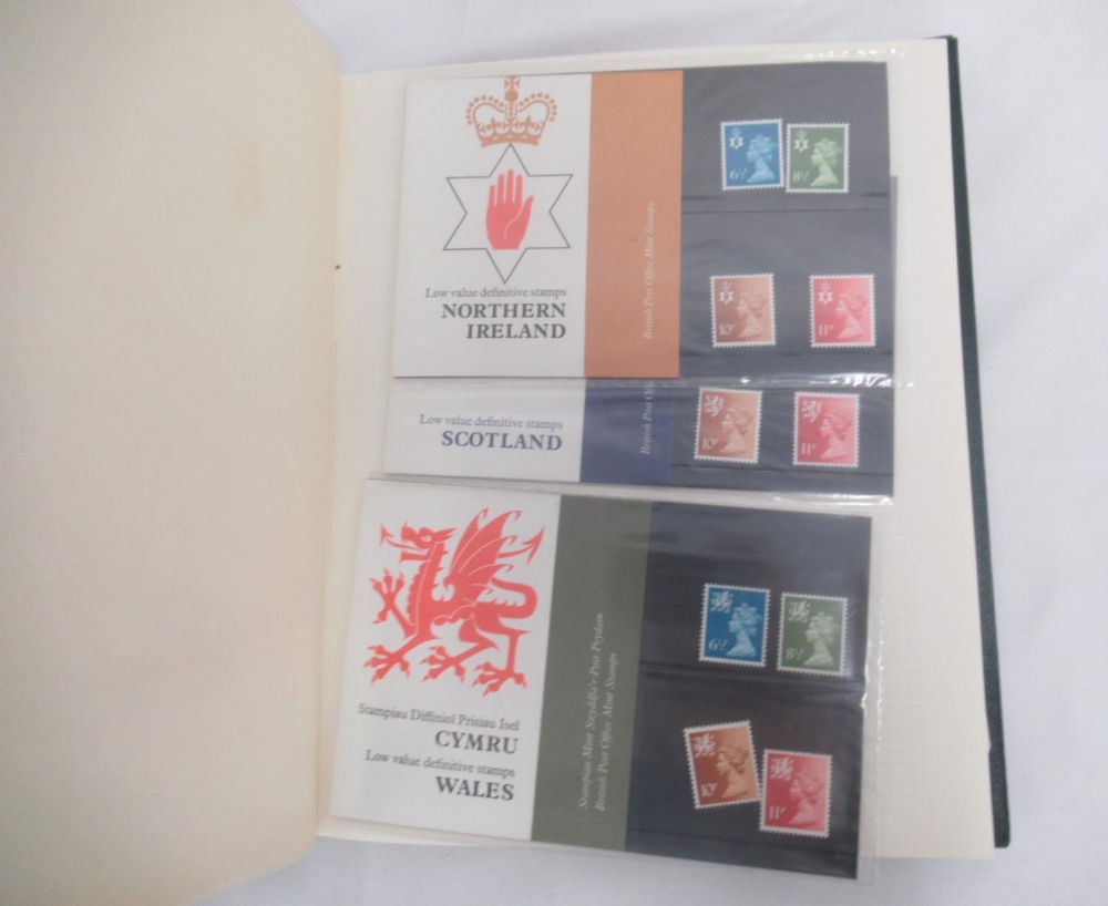 The Strand Stamp Album cont. 5 used penny reds, red and green folders cont. c20th British stamps, - Bild 14 aus 14