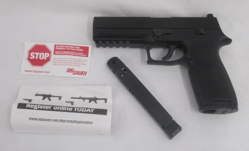 Sig Sauer P320 .177 CO2 air pistol with 30 rnd belt fed magazine, in original box - Bild 3 aus 8