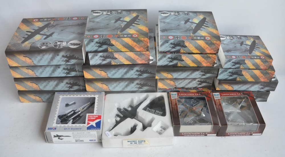 Collection of Atlas Editions plastic aircraft models, a 1/200 Daron SR-71 Blackbird, a Giants Of The