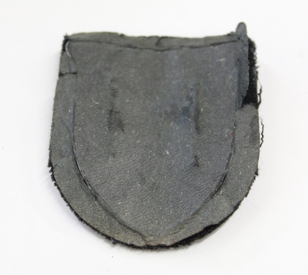 Wehrmacht Krim Campaign Shield(Crimea) Complete with prongs and original cloth backing. - Image 2 of 2
