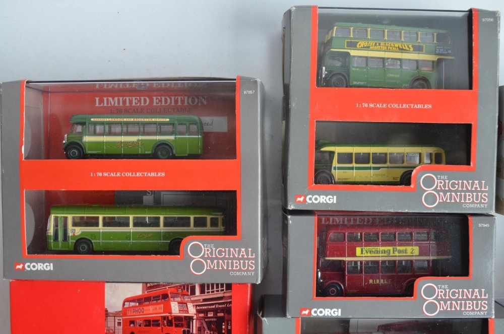 Collection of 1/76 scale diecast bus models and model sets (including limited editions) to include - Bild 4 aus 7