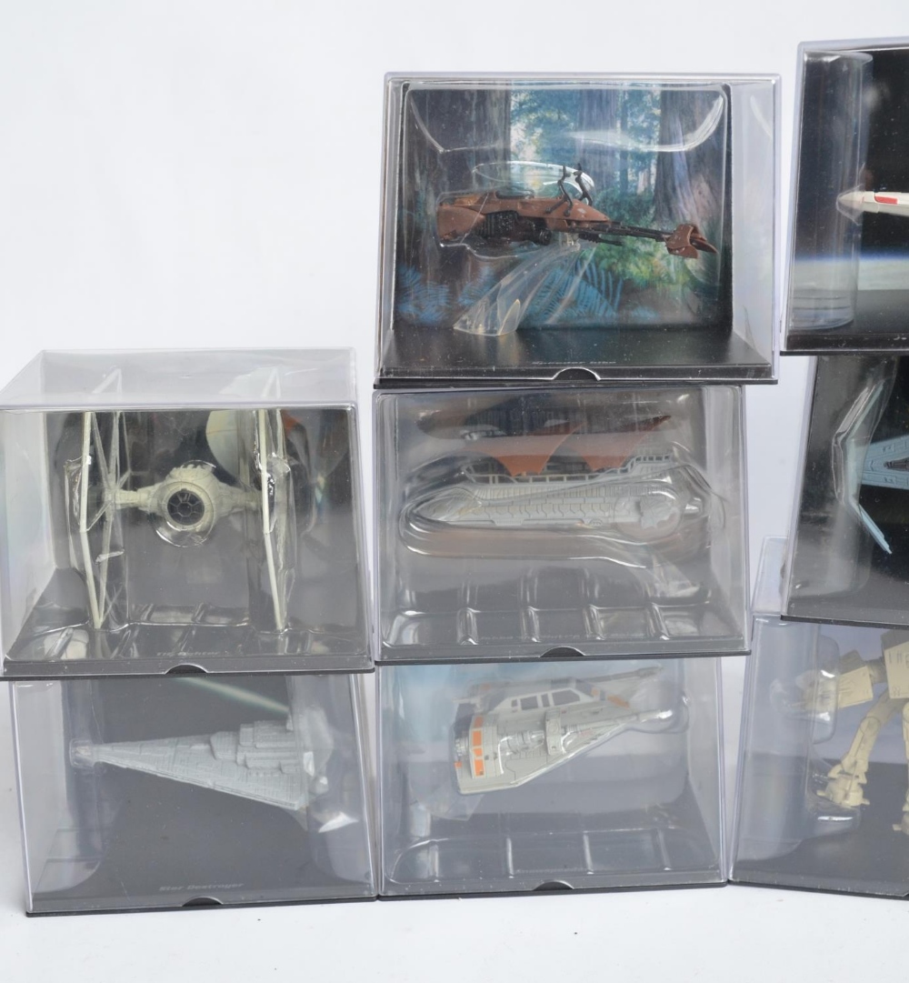 Seventeen cased Star Wars models from DeAgostini (cases unopened/factory sealed) with a binder of - Image 4 of 7